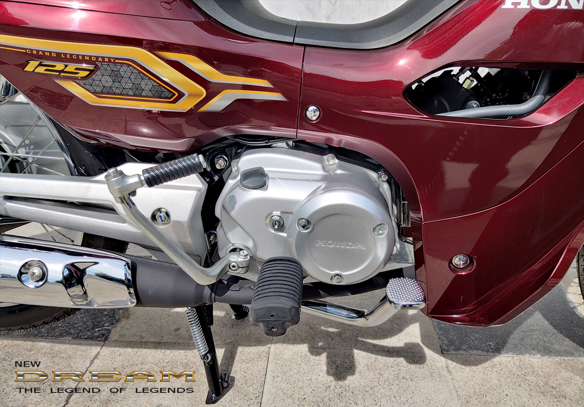 Block máy Honda Dream 125 NCX 2024 màu đỏ